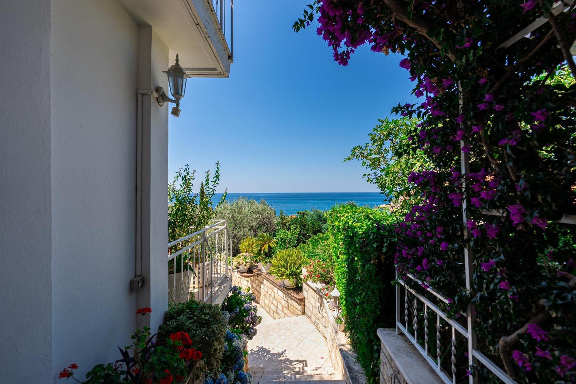 Sun Rose Apartments Sveti Stefan Kültér fotó