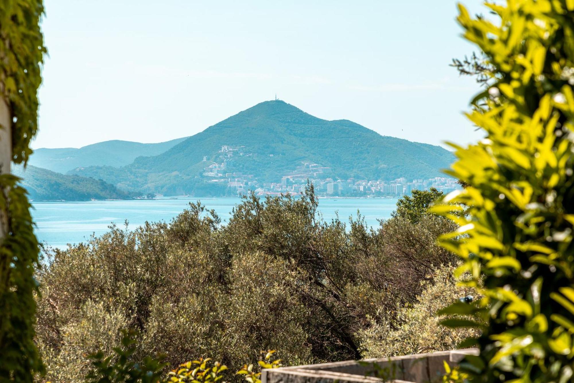 Sun Rose Apartments Sveti Stefan Szoba fotó